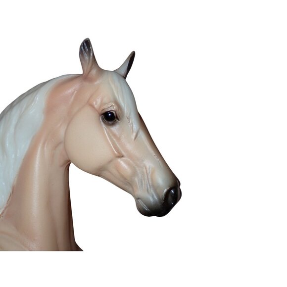 Breyer Classic Horse Gamblers Choice Palomino Morgan #917 Mariah Mold - Picture 6 of 7